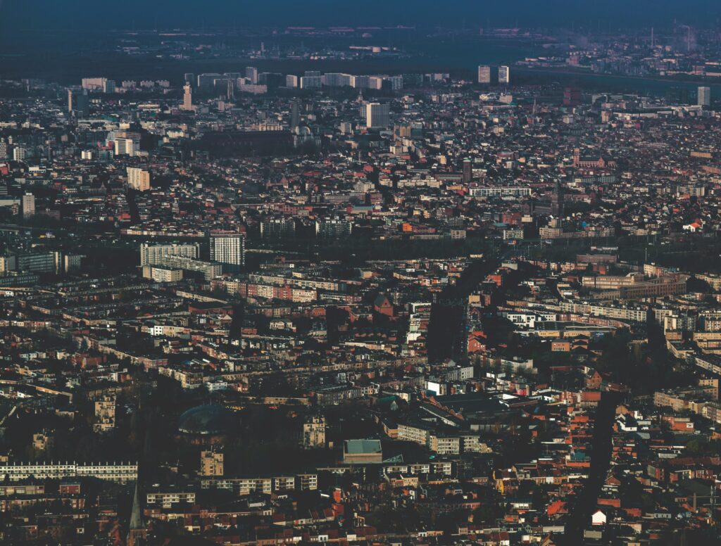 Mithilfe von Datenintegrations-Tools können Immobilienfachleute auf die besten Investitionsmöglichkeiten auf dem Antwerpener Immobilienmarkt zugreifen