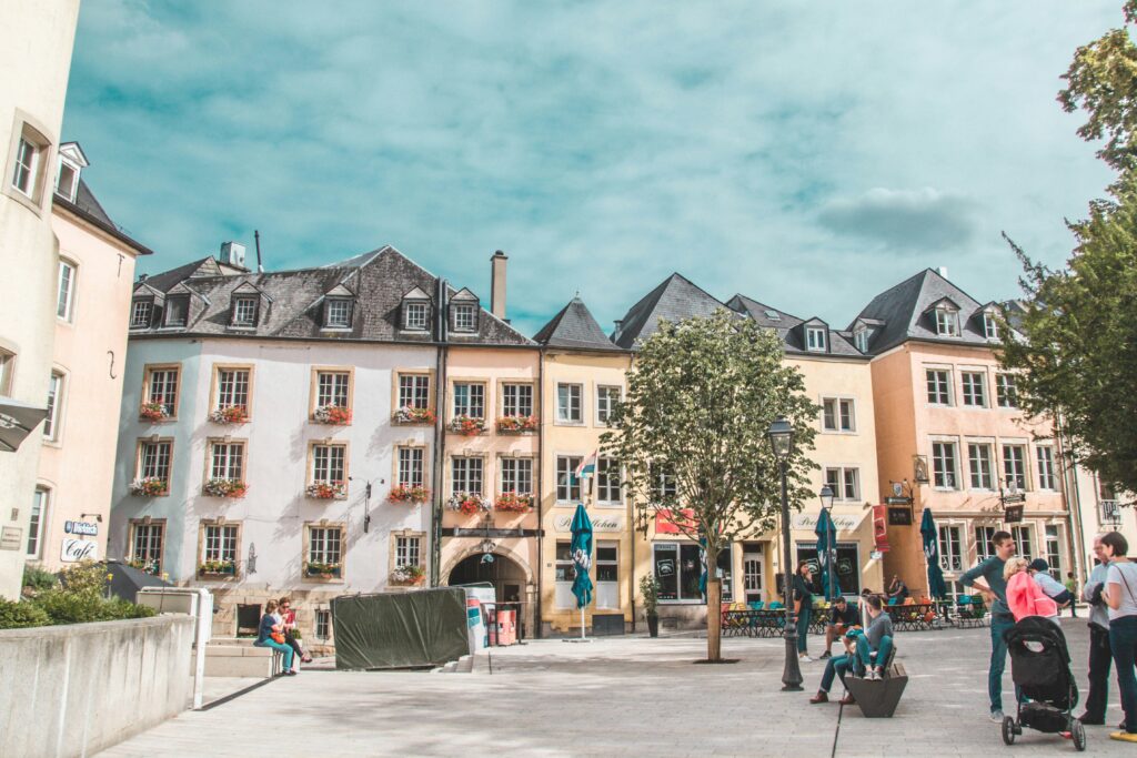 Durch die Nutzung von KI-Daten mithilfe von Datenintegrations-Tools können Immobilienfachleute die Perlen des Immobilienmarktes in Luxemburg entdecken